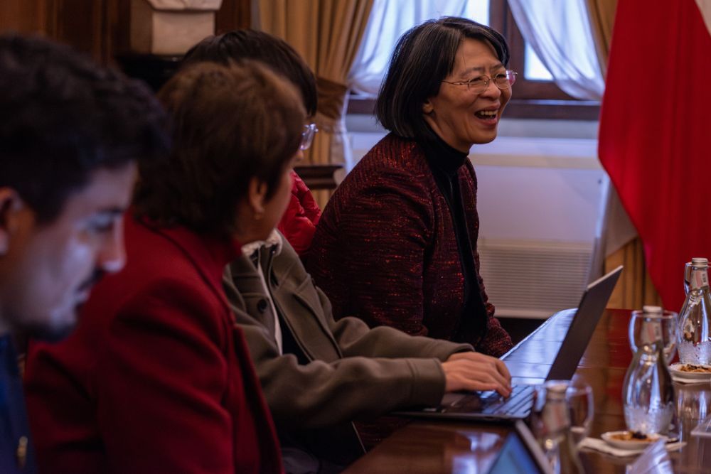 "Hay una posibilidad muy interesante de pensar en nuevas colaboraciones que vinculen a la Universidad de Chile con la Universidad de Tsinghua”, señaló la directora de Relaciones Internacionales, Alicia Salomone.