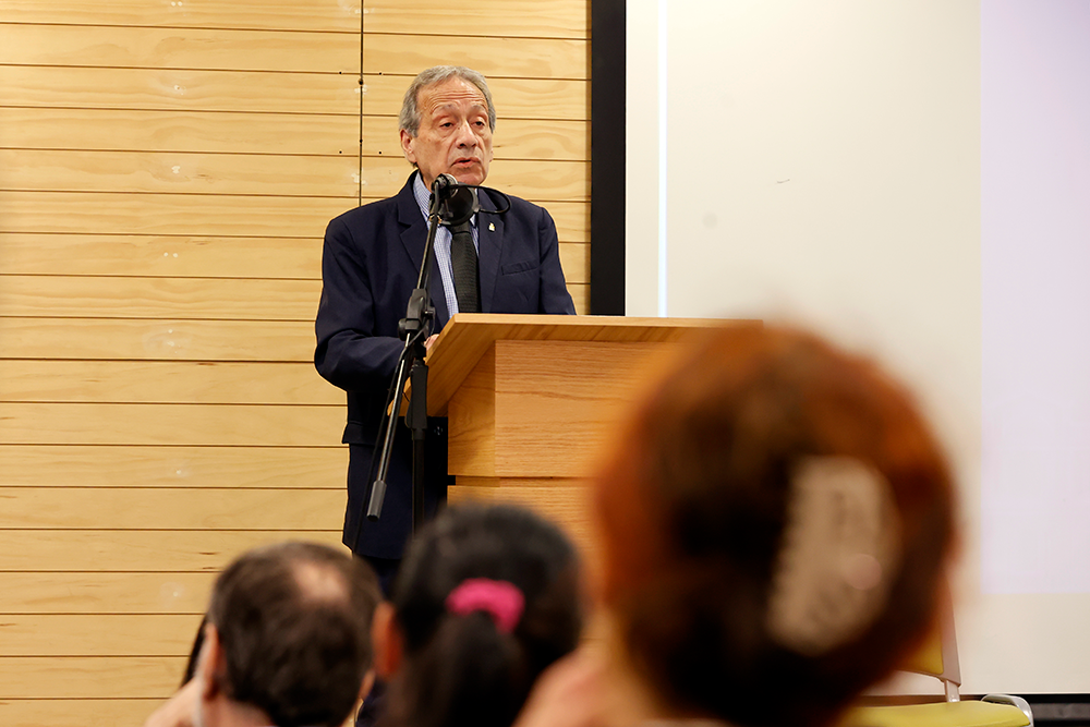 Eduardo Carrasco Pirard fue distinguido como Profesor Emérito de la Universidad de Chile