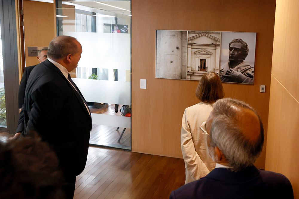 Se trata de 58 fotografías, serigrafías y grabados, que forman parte de las más de 3.200 obras de la colección del MAC. 