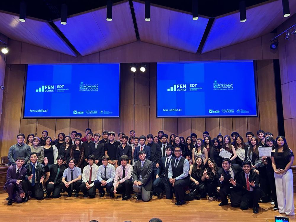 La graduación se realizó en la FEN, congregando a la generación 2024 de la EDT. 