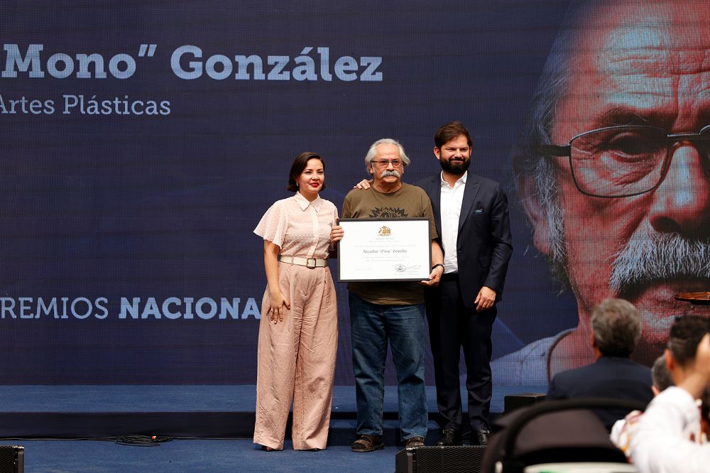 En tanto, Alejandro "Mono" González, quien describió su trabajo como “una iconografía de la esperanza”