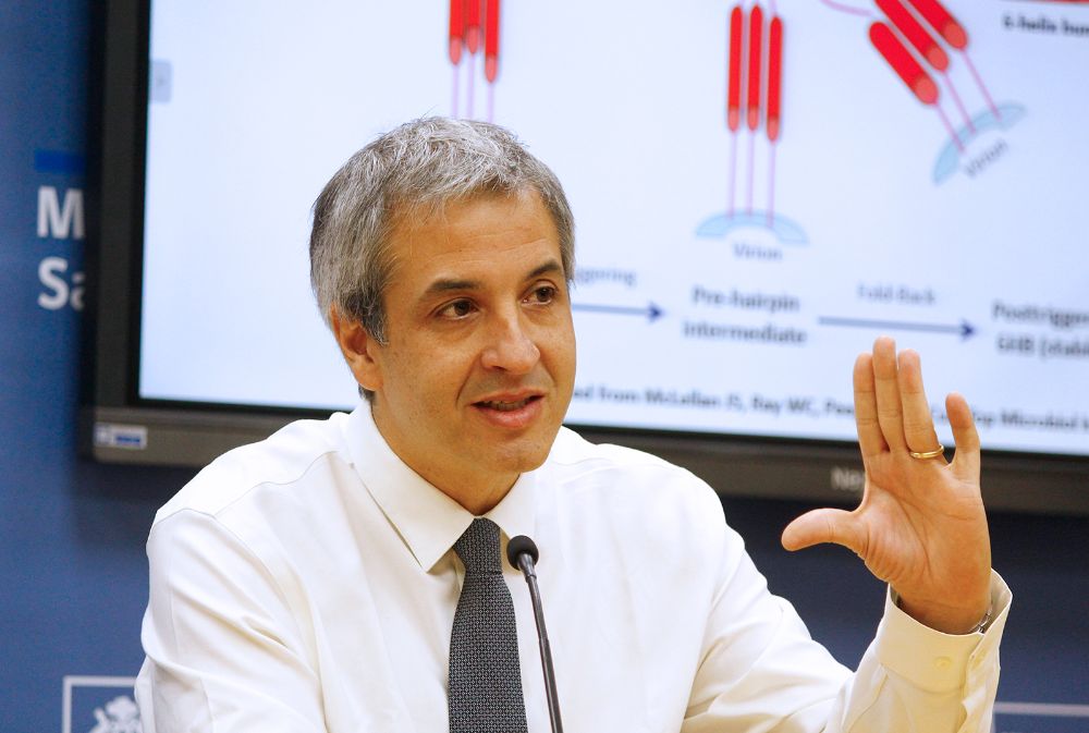 El vicedecano de la Facultad de Medicina de la Universidad de Chile, Juan Pablo Torres, agregó que “esta estrategia acabará con la campaña de invierno tal como la conocemos año a año, siendo una de las medidas de prevención de mayor impacto para nuestra población infantil de nuestra histori2. 