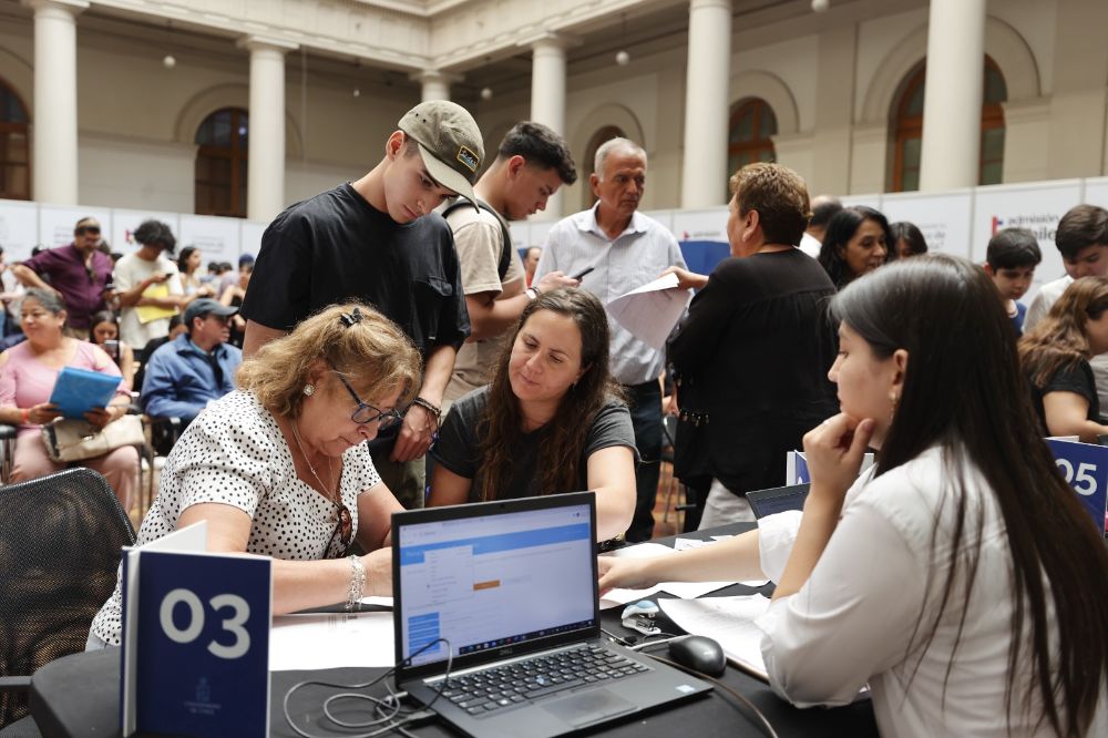 Los datos macro del proceso revelan que del total de personas matriculadas en todas las carreras y programas de la Universidad de Chile este 2024, el 52,42% son mujeres.