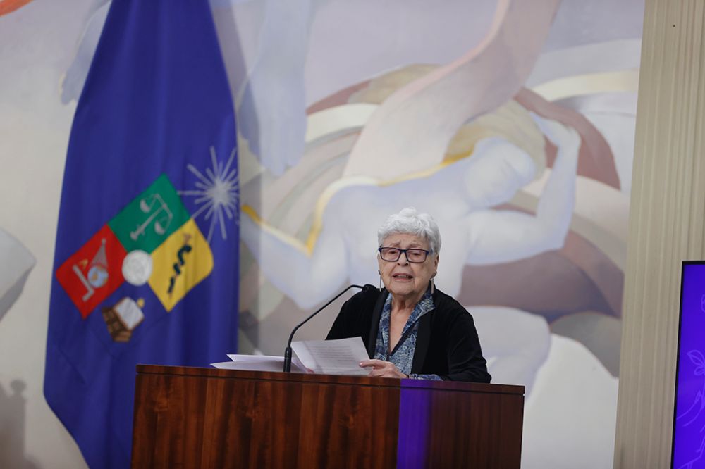 Cecilia Medina, ganadora de la segunda Medalla Derechos Humanos y Democracia.