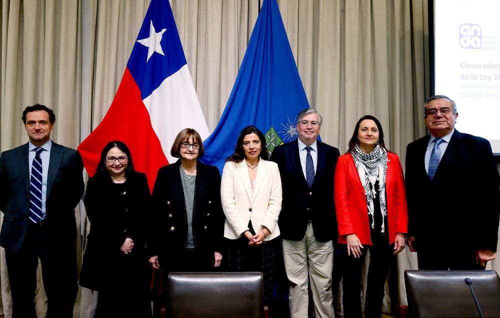 Un año después del seminario, CINDA presentó un libro que reúne las conferencias realizadas en la ocasión, las cuales reflejan el análisis y el debate desarrollado.