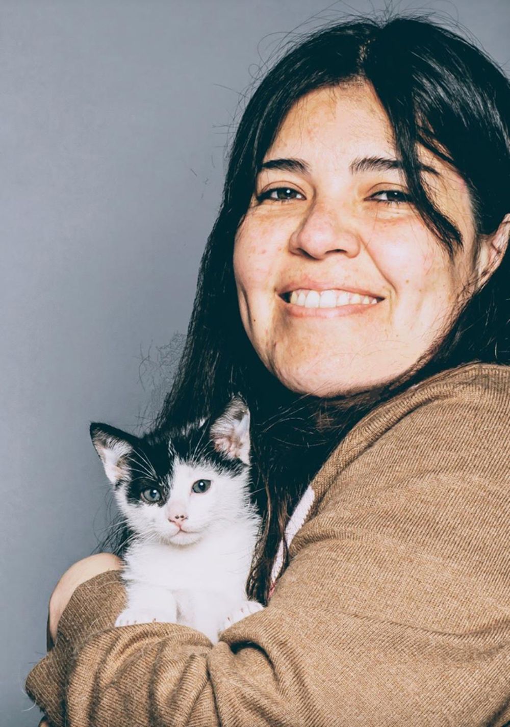 Proceso de duelo en familias multiespecies es abordado en investigación de postgrado.