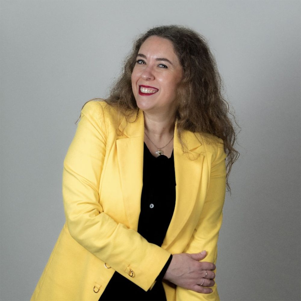 Angélica descubrió que había un aporte específico que hacer para las mujeres, ya que muchas no habían tenido las mismas oportunidades de vincularse con otros profesionales en el ámbito público - privado a raíz de las brechas de género. 