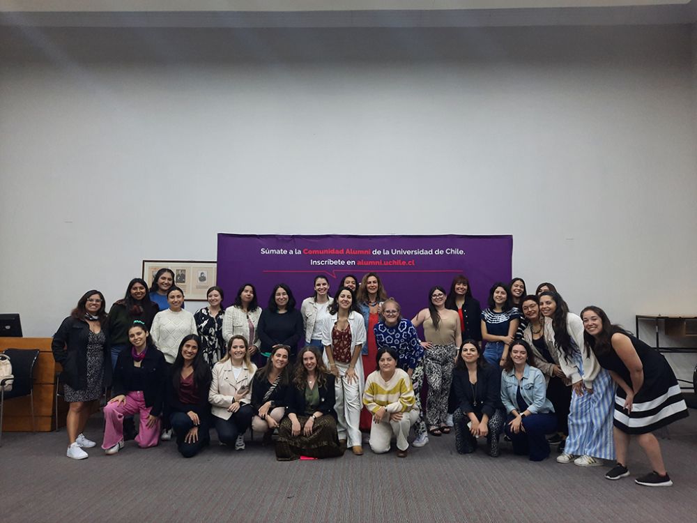 El taller, llevado a cabo en el marco del mes de la mujer, abordó asuntos como la brecha de género en los ambientes laborales, y la carga que tiene el género femenino, lo que impide alcanzar en muchas ocasiones las metas personales y profesionales. 