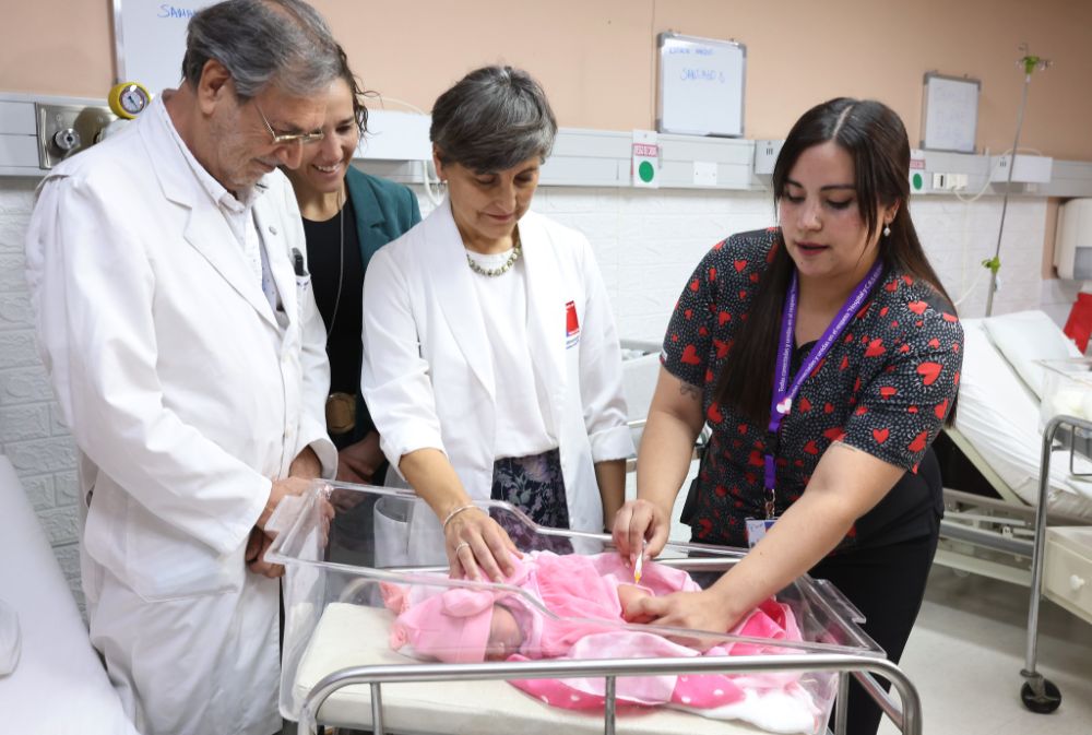 A partir del 1 de abril todos los padres y madres de niños que nacieron desde el 1 de octubre hasta la fecha, deben acercarse a los vacunatorios para que sus hijas e hijos reciban el medicamento.