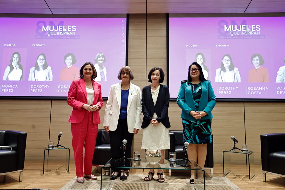 Se trató de un espacio de reflexión donde las participantes profundizaron cómo ha sido el desarrollo de sus carreras y proyectaron cómo les gustaría el Chile del futuro. 