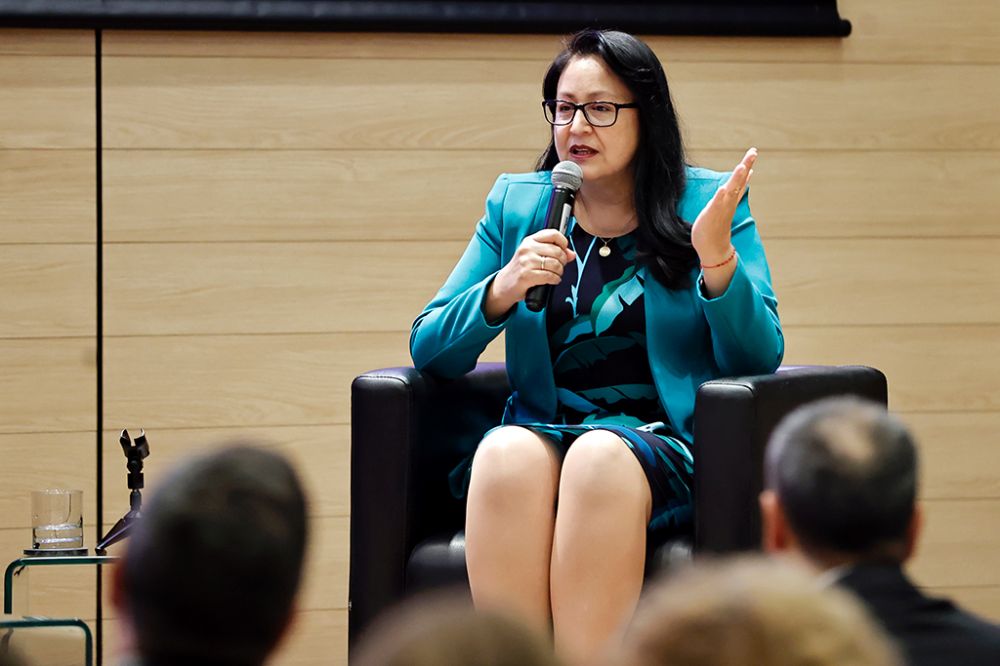 "Queremos comprender las distintas situaciones que cada una de nosotras ha vivido para llegar a esta posición en la que cada una de nosotras afortunada o desafortunadamente, somos las primeras", aseguró la Contralora.