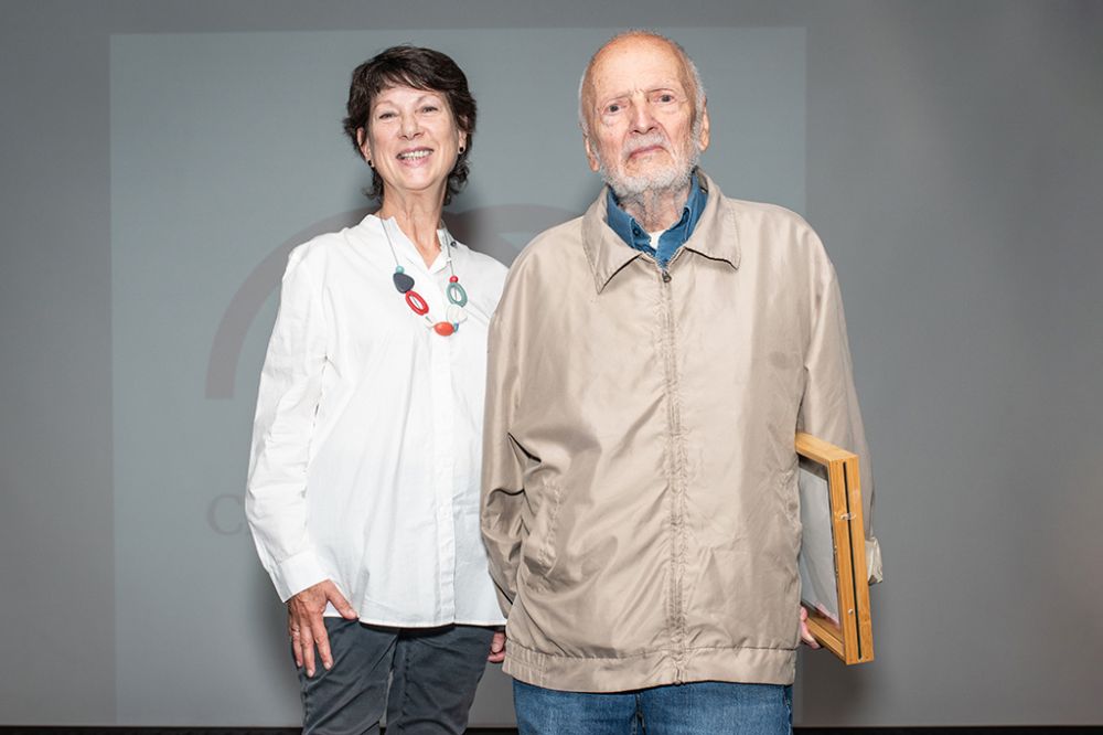 En la categoría “Artes Visuales”, la mejor retrospectiva fue “Orígenes” de Eduardo Martínez Bonati, en el Museo de Arte Contemporáneo.