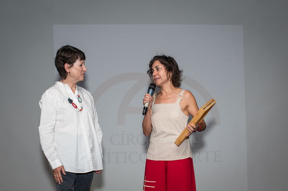 La mejor investigación en Artes Visuales fue “De los tiempos a ras de suelo” de Mónica Bengoa, Magíster en Artes Visuales de la Universidad de Chile.