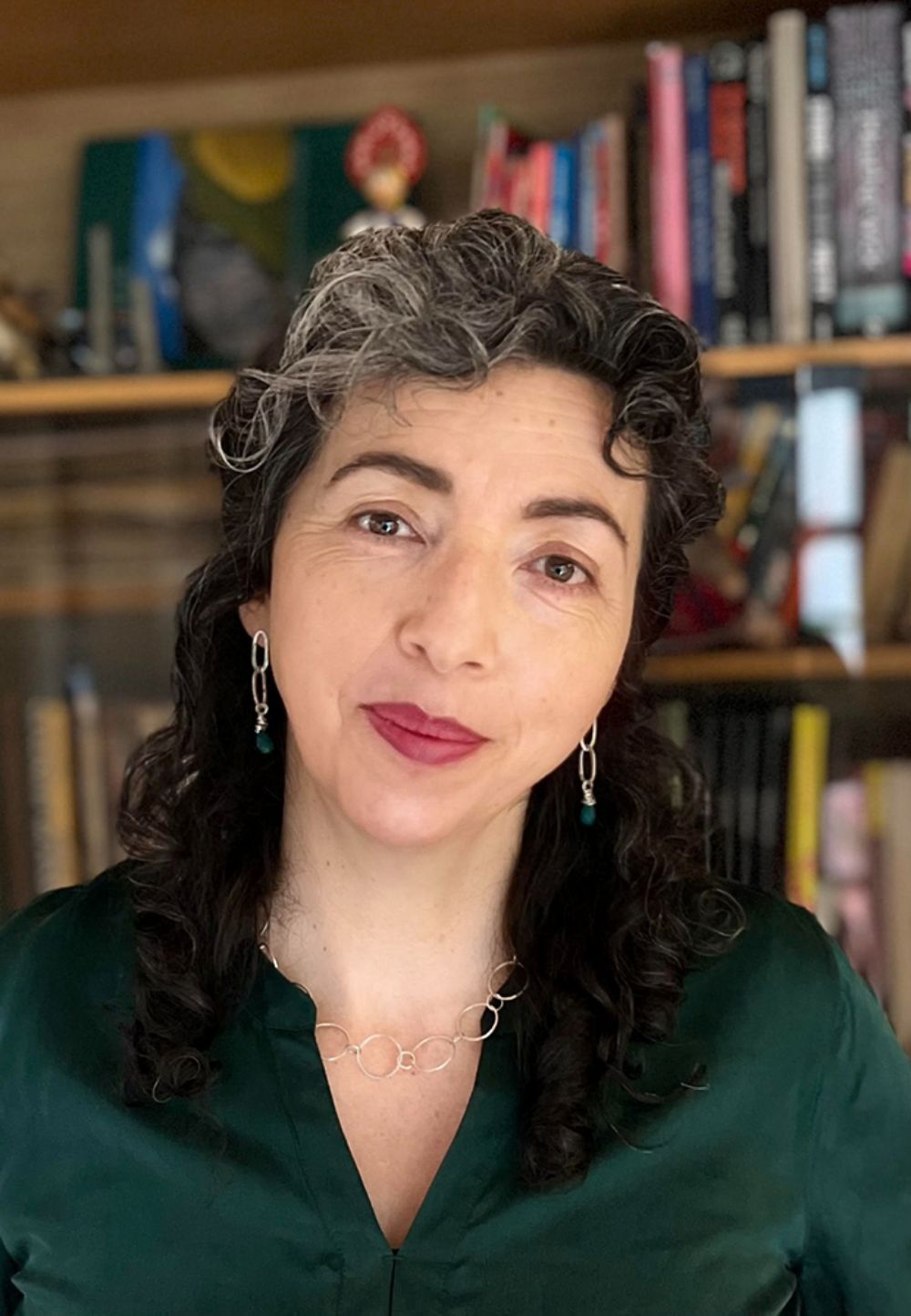 Cecilia Ibarra, investigadora del CR2 e ingeniería civil industrial de la Universidad de Chile