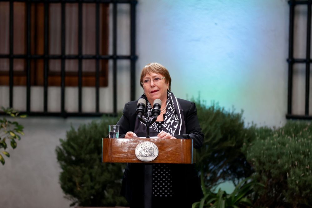 "Con este Plan de Acción, Chile tiene grandes oportunidades para dar un salto hacia una economía más diversa, productiva e innovadora, que haga crecer al país, que genere empleos de calidad y nos ponga a la vanguardia mundial en una industria que será clave en el desarrollo de un futuro sostenible para nuestro país y nuestro planeta", afirmó la ex Presidenta Michelle Bachelet.