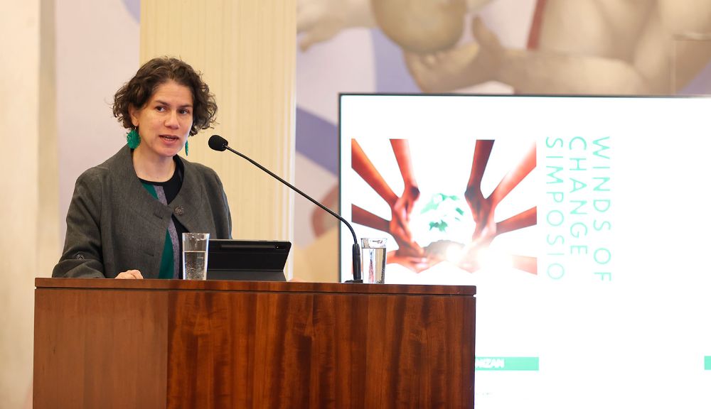 En esta actividad, también participó la Ministra del Medioambiente, Maisa Rojas, quien destacó la realización de un simposio como Winds of Change, porque “es una oportunidad para discutir las implicancias prácticas de cómo la ciencia climática nos ayuda a tomar mejores decisiones". 