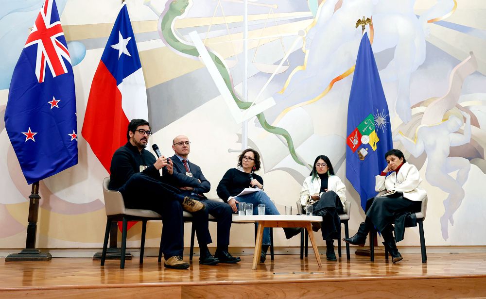En el simposio se desarrollaron cinco paneles durante la jornada, en los que se abordaron los desafíos asociados al cambio climático y sus implicancias en materia social, política y económica.