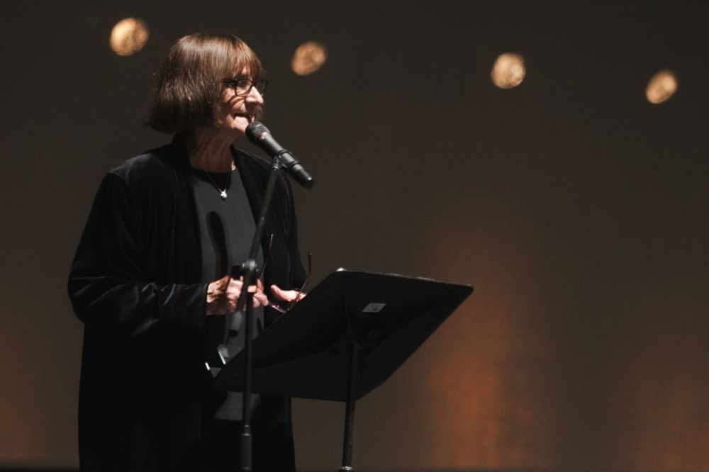 La Rectora Devés destacó que el BANCh es "una compañía que ha hecho del movimiento no solo una forma de arte, sino también una forma de resistencia, memoria y proyección".