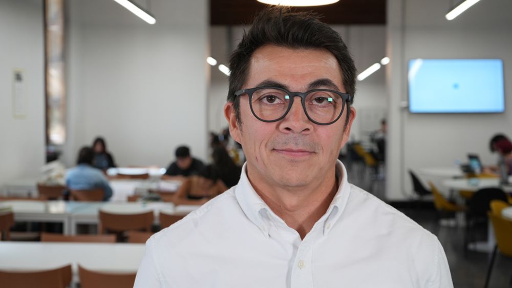 "En la cárcel genera una ‘escuela del crimen’, y por lo tanto la ‘escuela de la violencia’ tanto dentro del entorno penitenciario como cuando las personas vuelven a la libertad hacia su entorno comunitario" explica Víctor Vigas, Magíster en Hábitat Residencial Uchile.