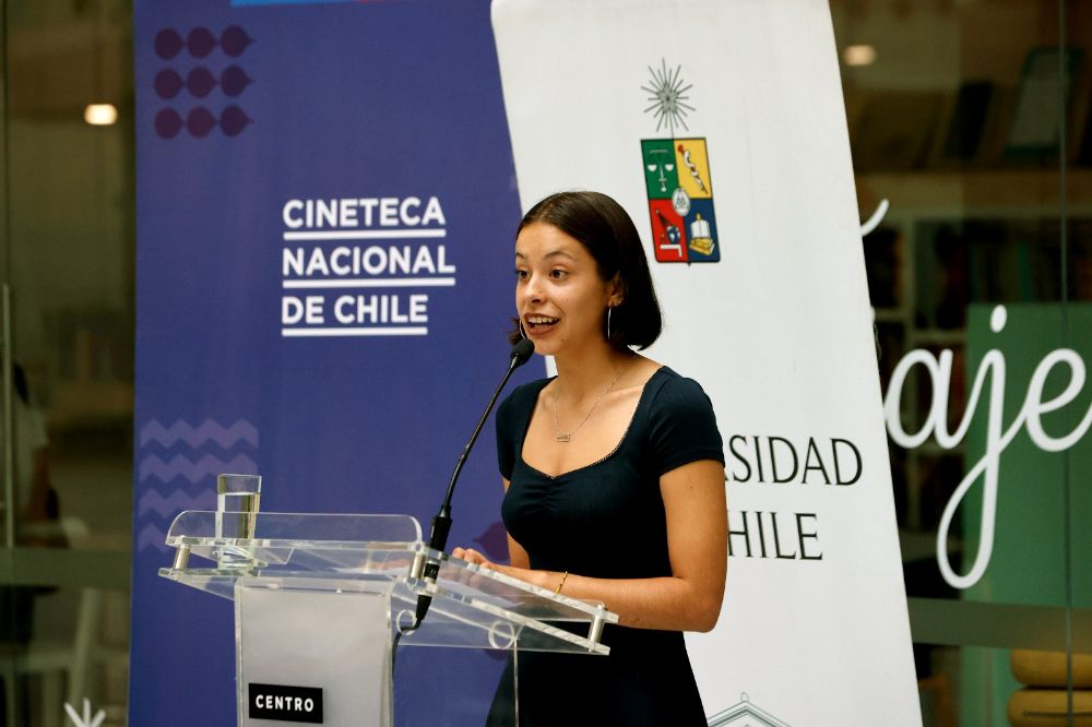 A nombre de Delfina Guzmán y su familia, la bisnieta de la actriz, Lupe Eyzaguirre, fue la encargada de leer un texto escrito por la nieta de la actriz, Francisca.