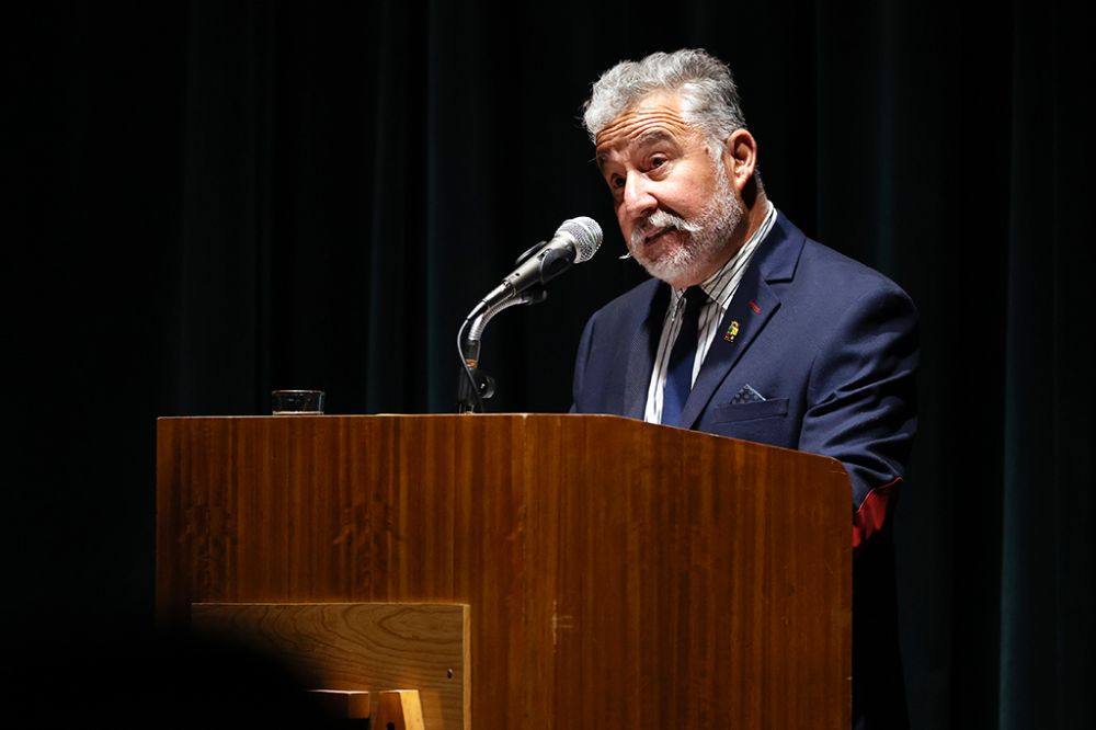 Dra. Cecilia Albala y la Rectora de la Universidad de Chile, Rosa Devés.