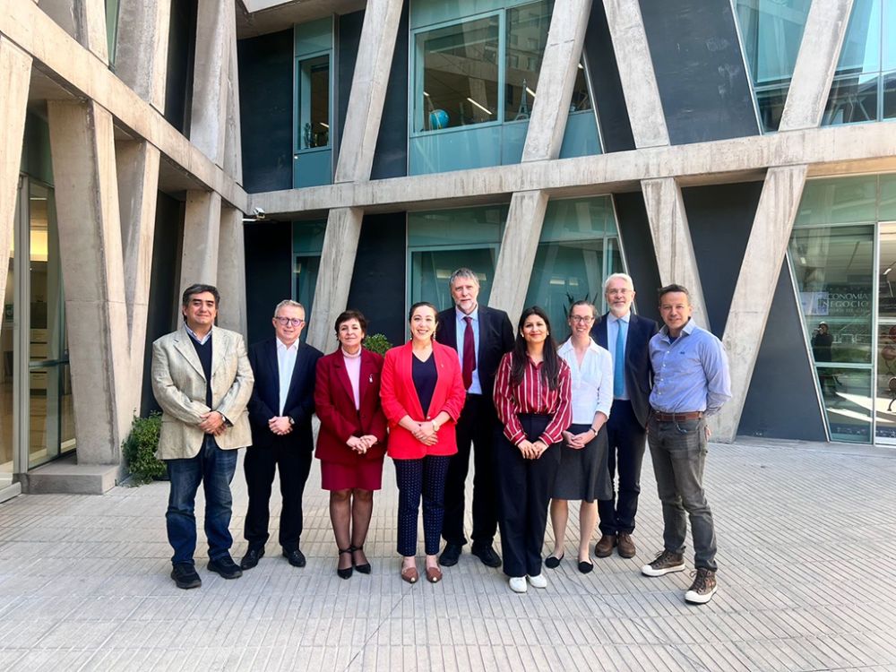 "Para FEN, fortalecer nuestra relación con la U. de Manchester es una prioridad estratégica”, explicó María Eugenia Jiménez, jefa de Internacionalización de FEN.