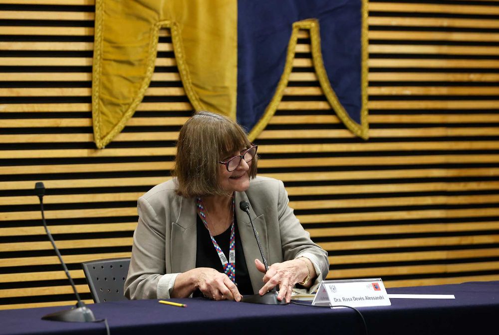 "No debemos olvidar que los avances que ocurren en el mundo académico deben ocurrir también en el espacio estudiantil y funcionario”, señaló la Rectora Devés.