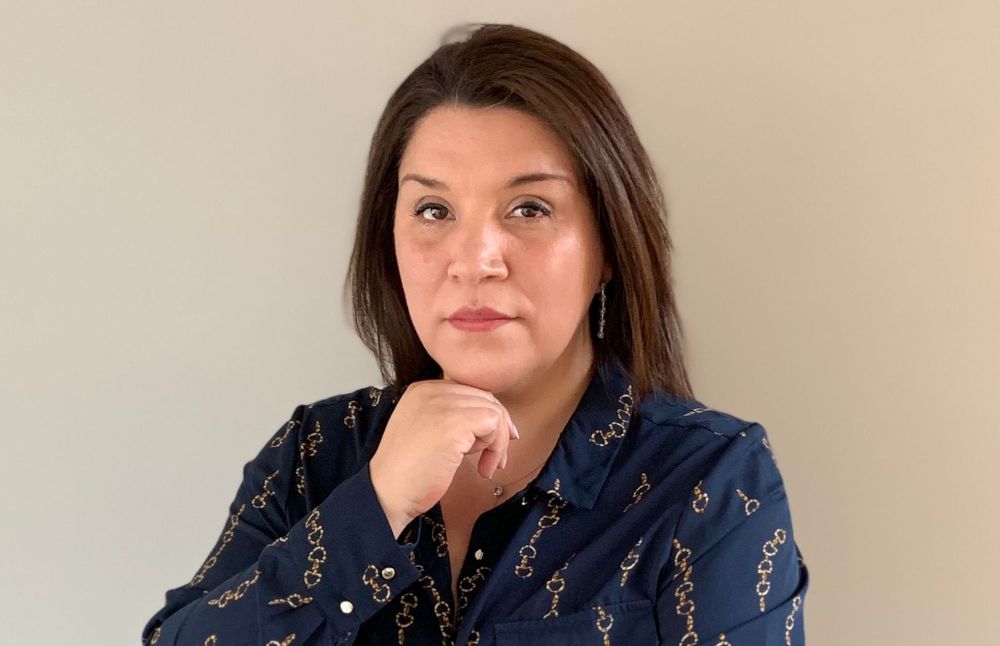 Investigadora a cargo del proyecto de Mentes Transformadoras y directora de Extensión y Educación del Instituto de Neurociencia Biomédica, Gabriela Martínez.