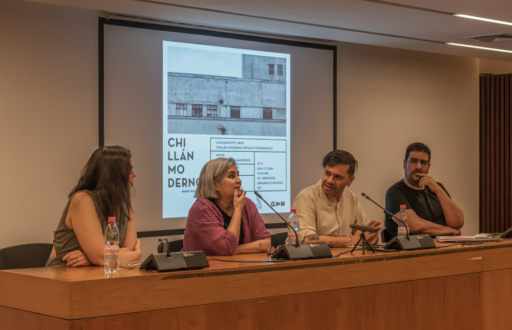 Buscando aportar a la descentralización y valorar el patrimonio arquitectónico moderno de Chillán, se realizó el lanzamiento del libro Chillán Moderno.