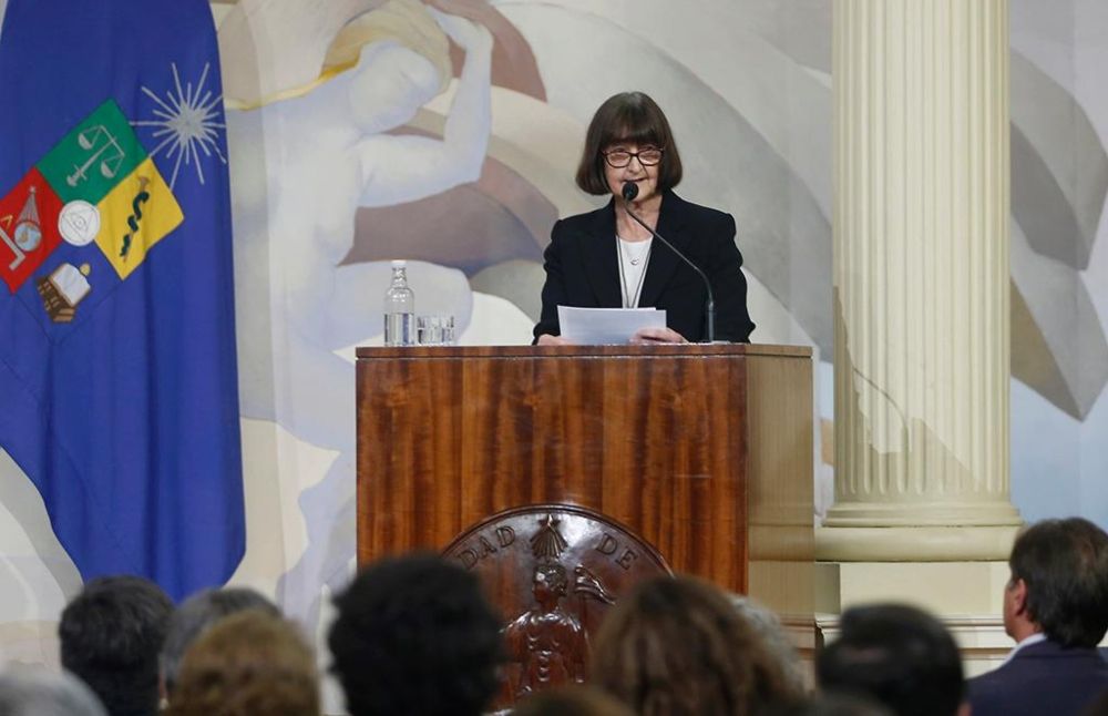Rectora de la Universidad de Chile, Rosa Devés.