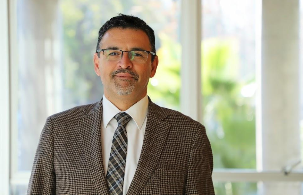 Flavio Salazar, académico de la Facultad de Medicina y líder del proyecto del proyecto “High-resolution spectral flow cytometry platform for biopharmaceutical products characterization and analysis of samples derived from clinical and translational research”