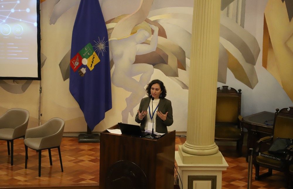 La directora de Innovación de la Universidad de Chile, Anahí Urquiza, durante la ceremonia de inauguración del II Encuentro de Innovación UCH.