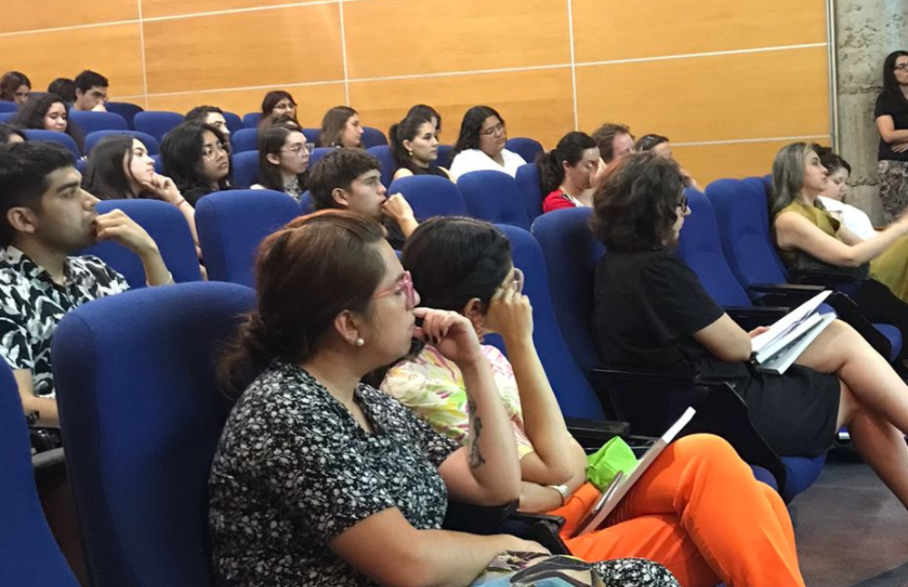 Este material representa una guía que explora el camino de la innovación hacia la creación de emprendimientos sostenibles desde lo económico, social y medioambiental, a partir de inspiradoras experiencias de profesionales de la Casa de Bello.