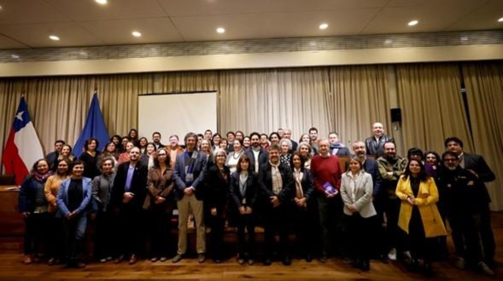 El trabajo de elaboración colaborativa del informe autoevaluativo comenzó en enero de 2024 y supuso reuniones, trabajo reflexivo y consolidación de datos para, entre otras cosas, dar cuenta de los avances de la Universidad desde 2018 a la fecha.