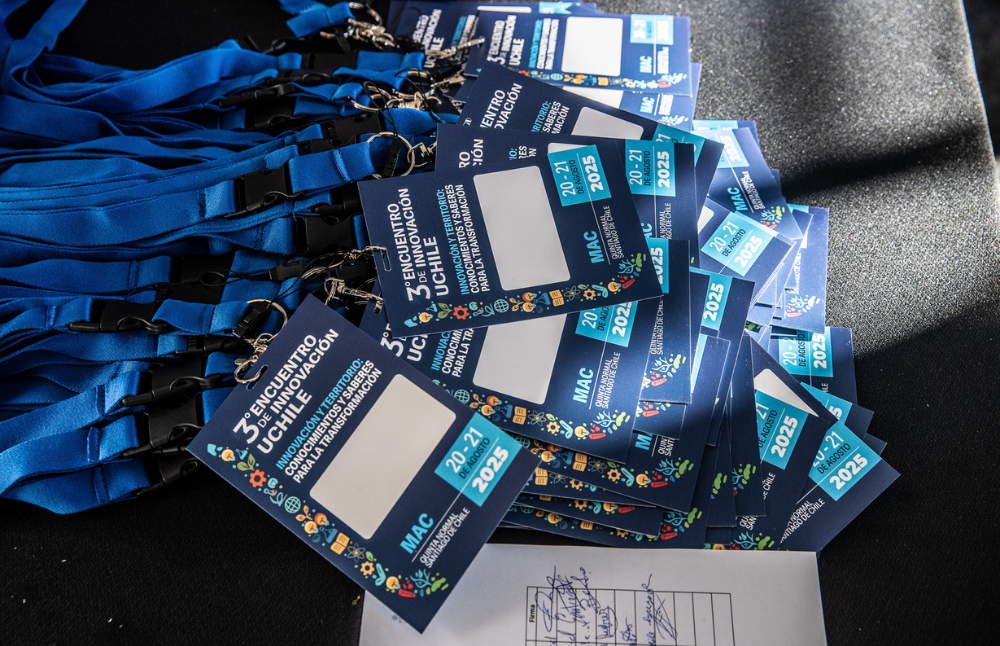 Para finalizar este tercer Encuentro de Innovación se va a realizar el panel de cierre “Industrias Creativas, Innovación y Conocimiento Reconocimientos a la Innovación” y se entregará un reconocimiento a la comunidad universitaria UCHILE por sus innovaciones en tres categorías; Innovación tecnológica, Innovación publica y social y Redes transdisciplinarias.