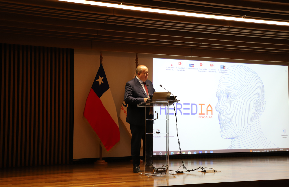 El fiscal nacional Ángel Valencia destacó que HeredIA es un pilar fundamental en el Ministerio Público.