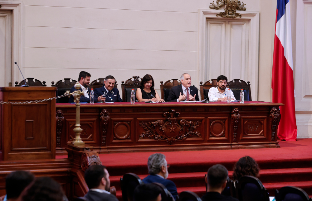 El texto plantea una renovada visión sobre la articulación entre la casa de estudios y las políticas públicas, reconociendo desafíos y ofreciendo orientaciones para fortalecer este vínculo de manera robusta.