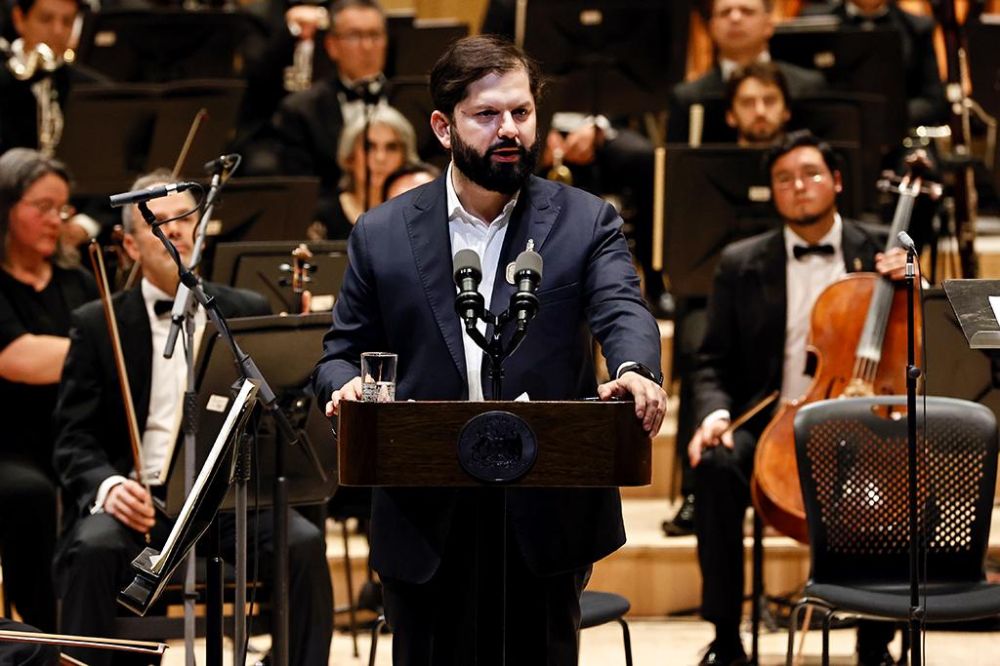 El presidente Boric señaló que "la U. de Chile, al igual que el resto de las universidades estatales, son un ejemplo de la diversidad con la que se piensa y se construye al servicio de Chile y su desarrollo".
