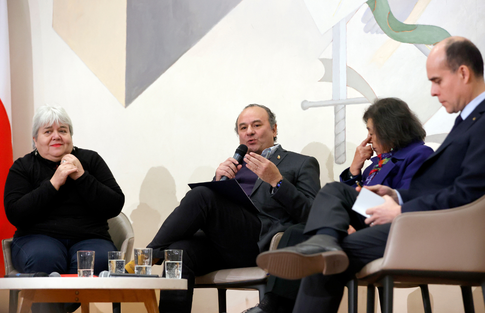 Por otro lado, la mesa “Integridad y responsabilidad en la investigación” contó con la participación de la Premio Nacional de Ciencias Natural y académica UCHILE, Cecilia Hidalgo; el Rector de la Universidad de Talca, Carlos Torres; la jefa de la unidad de Acceso a Información Científica de la Agencia Nacional de Investigación y Desarrollo, María Soledad Bravo; y la académica del Consejo Nacional de Investigaciones Científicas y Técnicas de Argentina, Laura Rovelli. La mesa fue moderada por el vicerrector VID, Christian González Billault.