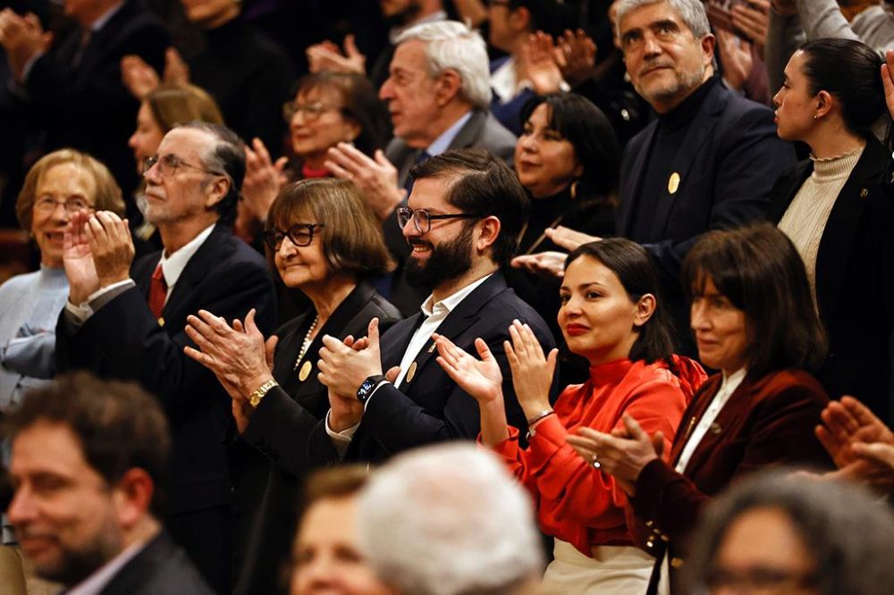 A la inauguración de la Gran Sala Sinfónica Nacional llegaron diversas autoridades, entre ellos, la ministra de las Culturas, las Artes, y el Patrimonio de Chile, Carolina Arrendondo, el Canciller Alberto van Klaveren y el ministro Álvaro Elizalde.