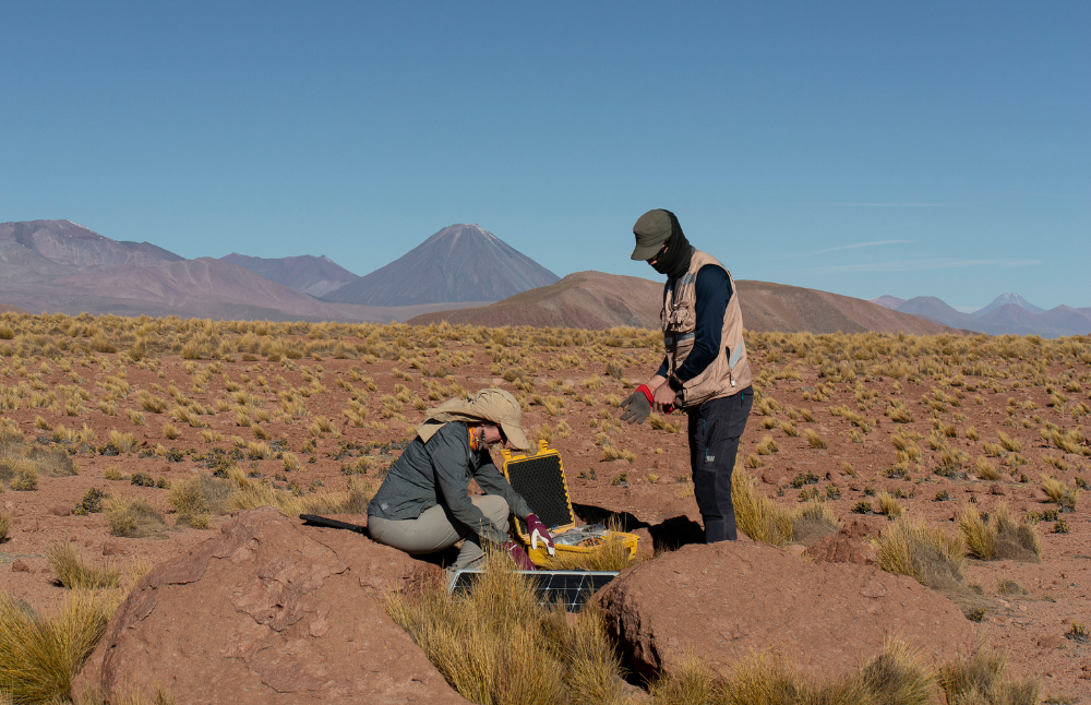 En el Concurso de Centros de Investigación Aplicada 2025, la Universidad de Chile adjudicó dos iniciativas como entidad principal, asegurando la continuidad hasta el año 2030 del Advanced Mining Technology Center (AMTC) y el Centro de Investigación Avanzada en Educación (CIAE). 