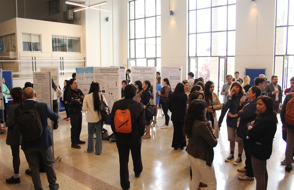 Entre los estudios presentados en el Encuentro de Investigación 2025, se encontró el póster del Núcleo Milenio en Política Laboral y Vida Familiar y Colectiva (LABOFAM), financiado por la Agencia Nacional de Investigación y Desarrollo.