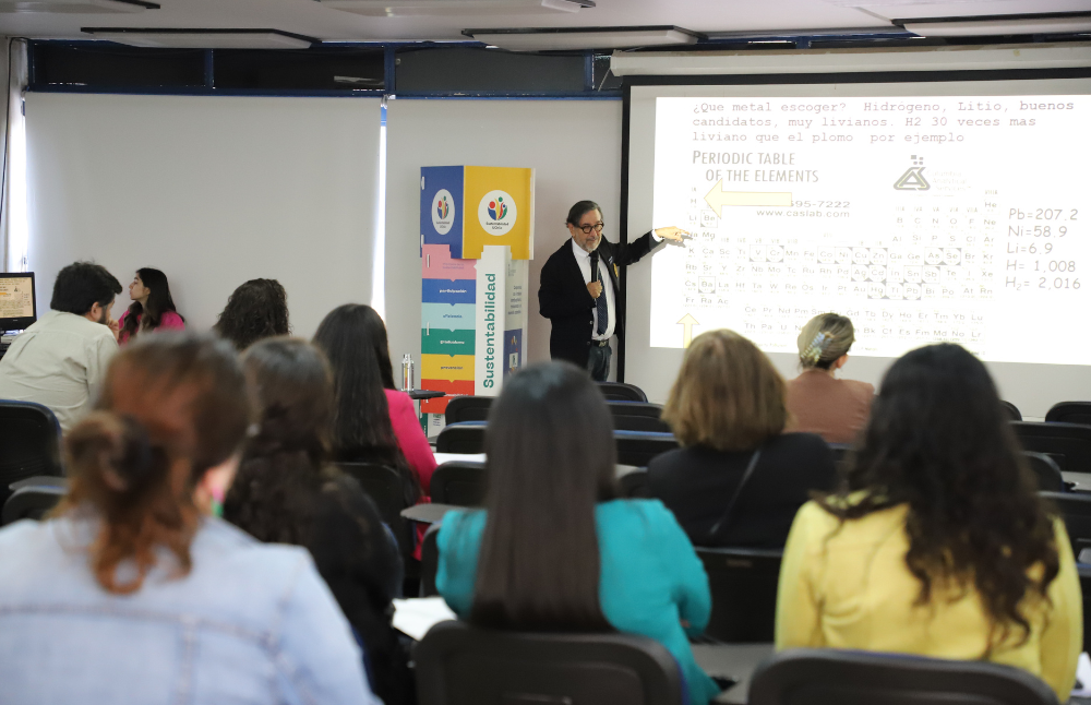 La instancia tiene un carácter abierto y gratuito y busca ser un espacio que reúna a la comunidad científica y universitaria interesada en conocer los trabajos de investigación e iniciativas que se realizan en la Universidad de Chile.