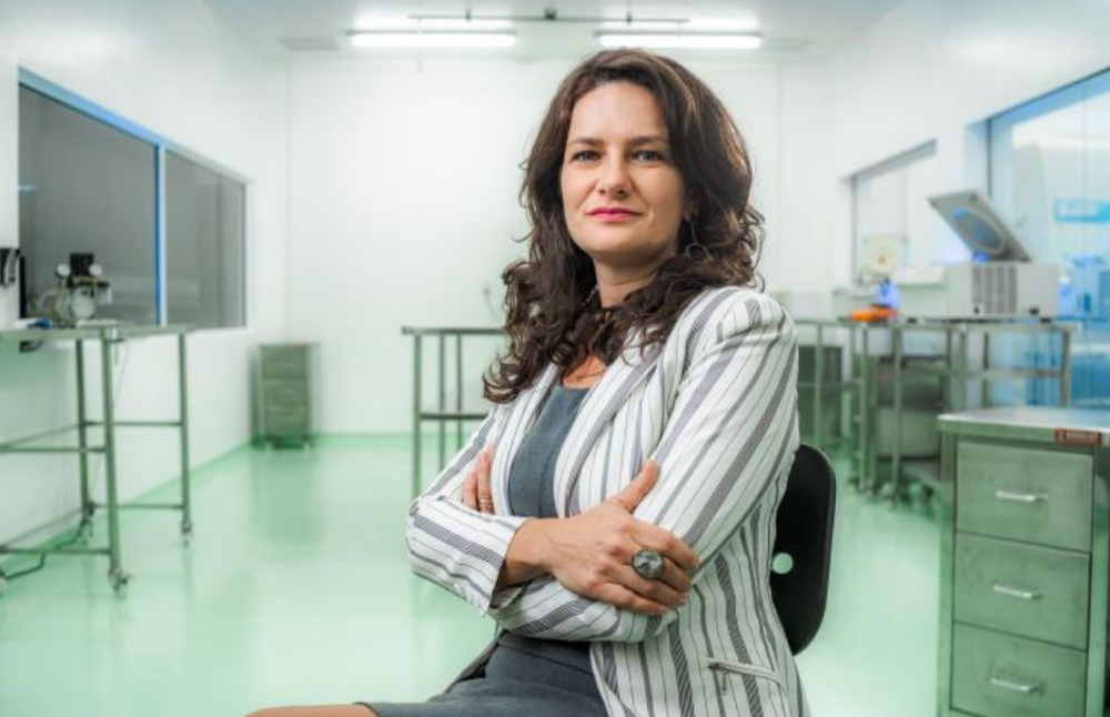 La Dra. Ometto, gerente de Bioseguridad del Centro Nacional de Pesquisa em Energia e Materiais de Brasil (CNPEM), adelantó aspectos fundamentales de lo que será su presentación en el II Encuentro de Investigación de la UCHILE, relacionados con la apertura de nuevas fronteras en la investigación mediante “ORION”.