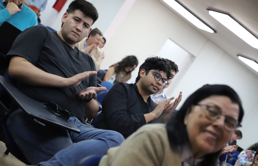 El evento que se desarrolla entre el 15 y el 17 de octubre en las inmediaciones de la Facultad de Medicina (FAMED),  es una iniciativa conjunta de la Dirección de Investigación de la Vicerrectoría de Investigación y Desarrollo (VID) y Sustentabilidad de la Universidad de Chile.