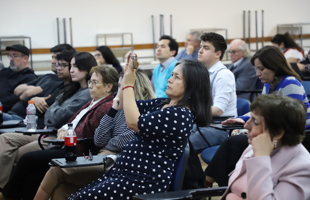  El Encuentro pondrá foco en el impacto de las nuevas tecnologías y los cambios sociales que configuran el futuro, generando un espacio de diálogo y colaboración interdisciplinaria entre los diversos actores de la comunidad universitaria, con miras a enfrentar los desafíos del país.