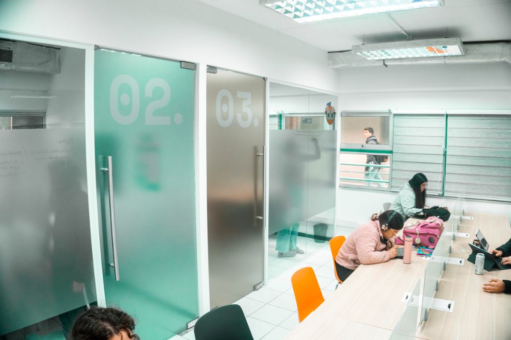 Salas de estudio en la Biblioteca de Bachillerato