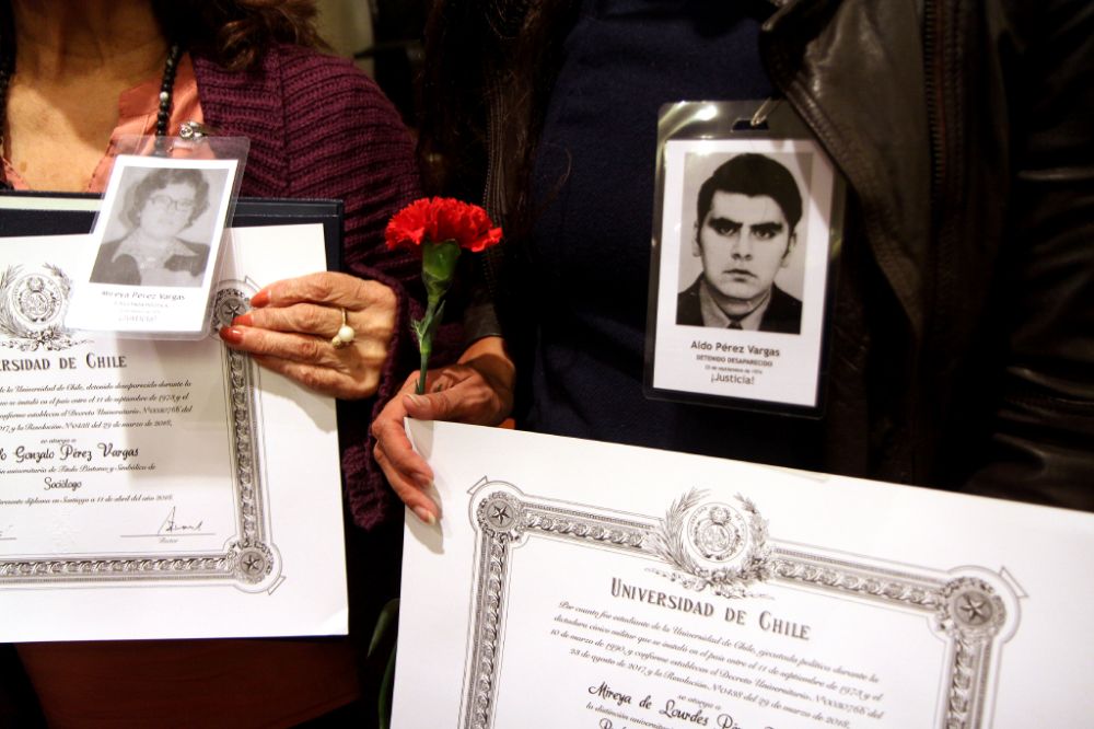 Títulos universitarios póstumos en la Universidad de Chile