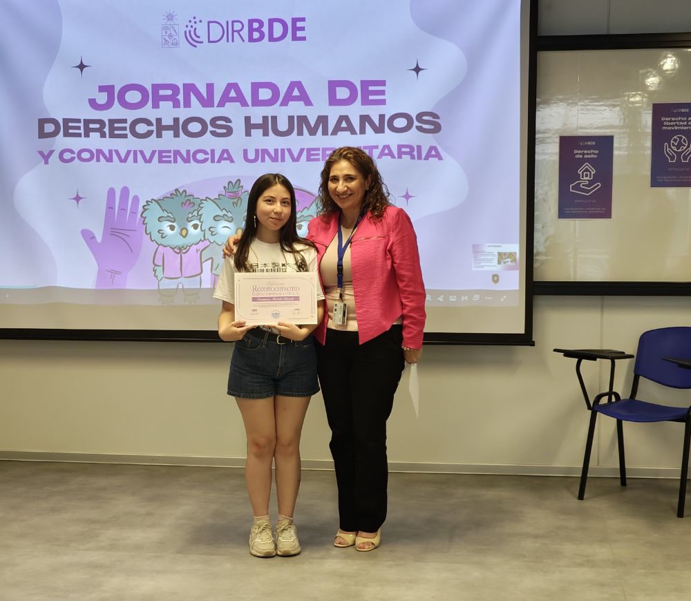 Entrega de reconocimiento a las/os ganadores del concurso de reels