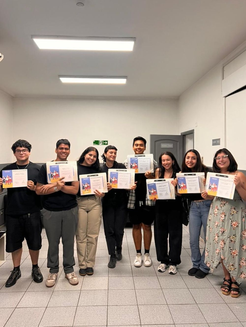 Como hito de cierre, se realizó una jornada de evaluación donde las y los mediadores compartieron aprendizajes, desafíos y proyectar futuras experiencias de acompañamiento.